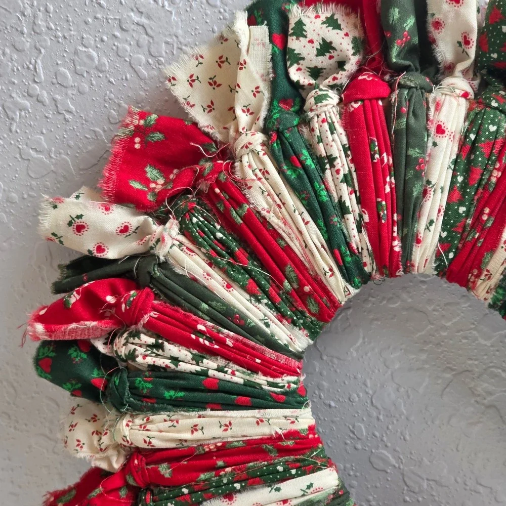 Handmade Heart Wreath‎ Christmas Fabric Tie Red Green Cream Santa Bow Farmhouse